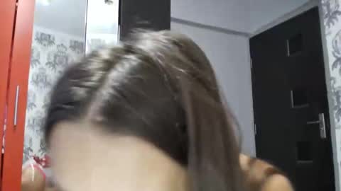 Snapshot of _sexy_sophie_69 chatting on 09-18-25, 08:33 _sexy_sophie_69 online show from 09-18-25, 08:33