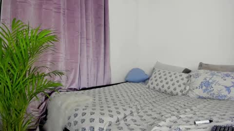 Snapshot of _sexy_star_ chatting on 02-05-25, 11:28 E T H A N S T A R online show from 02-05-25, 11:28