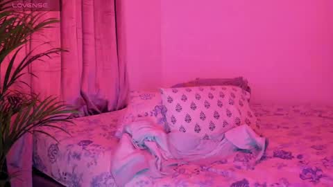 Snapshot of _sexy_star_ chatting on 02-13-25, 03:50 E T H A N S T A R online show from 02-13-25, 03:50