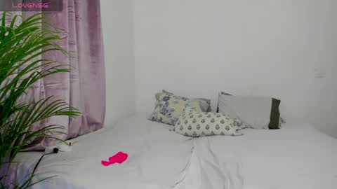 Snapshot of _sexy_star_ chatting on 03-08-25, 12:55 E T H A N S T A R online show from 03-08-25, 12:55