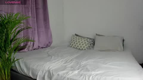 Snapshot of _sexy_star_ chatting on 03-08-25, 08:14 E T H A N S T A R online show from 03-08-25, 08:14