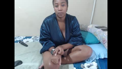 Snapshot of _sexylipss chatting on 04-22-26, 12:28 _sexylipss online show from 04-22-26, 12:28