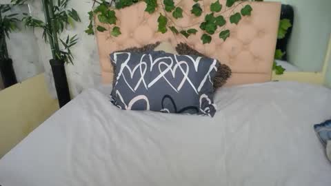 Snapshot of _sexyredhead_ chatting on 05-15-26, 04:03 KATA online show from 05-15-26, 04:03