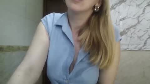 Snapshot of _sexyxsveta_ chatting on 04-04-26, 05:06 SexyXSveta online show from 04-04-26, 05:06