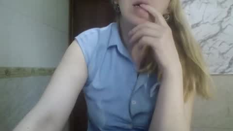 Snapshot of _sexyxsveta_ chatting on 04-28-26, 06:18 SexyXSveta online show from 04-28-26, 06:18