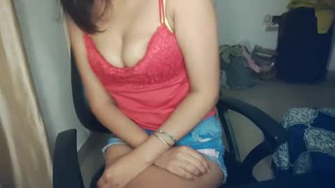 _shalini_0 online show from 10-10-25, 04:17