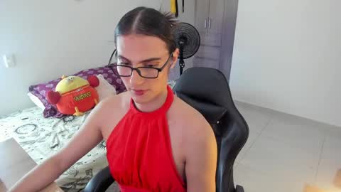 Snapshot of _shantallskinny_ chatting on 05-22-26, 05:25 Shantall online show from 05-22-26, 05:25