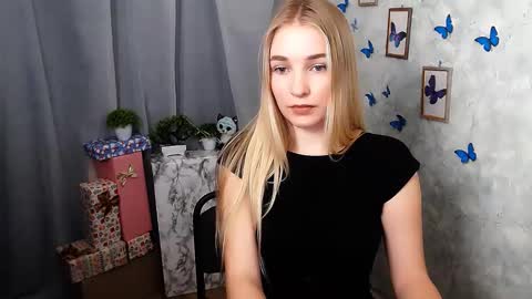 Snapshot of _snow_queen__ chatting on 12-13-24, 05:54 Rachel online show from 12-13-24, 05:54