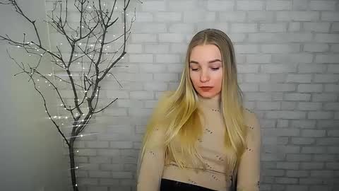 Snapshot of _snow_queen__ chatting on 03-03-25, 05:18 Rachel online show from 03-03-25, 05:18