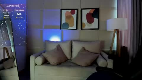 Sophie  online show from 06-06-26, 07:40