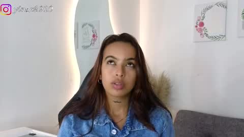 Snapshot of _sophiebrown__ chatting on 12-05-24, 11:29 Andrea  The Next Stream  Wednesday online show from 12-05-24, 11:29