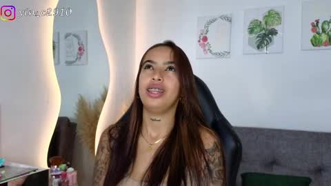 Snapshot of _sophiebrown__ chatting on 01-11-25, 12:01 Andrea  The Next Stream  Wednesday online show from 01-11-25, 12:01