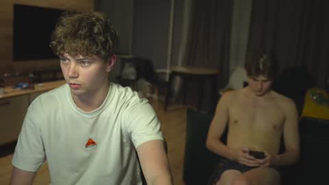 OLIVERpvt is open online show from 01-22-25, 01:11