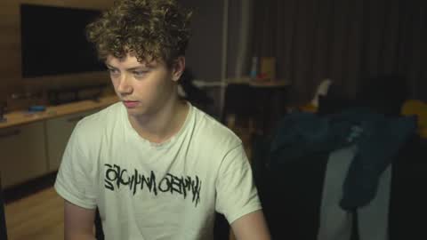 OLIVERpvt is open online show from 01-30-25, 03:11