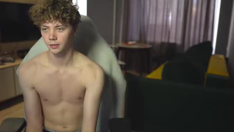 OLIVERpvt is open online show from 02-22-25, 12:19