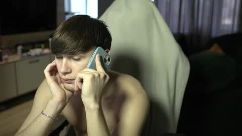 OLIVERpvt is open online show from 03-24-26, 04:28