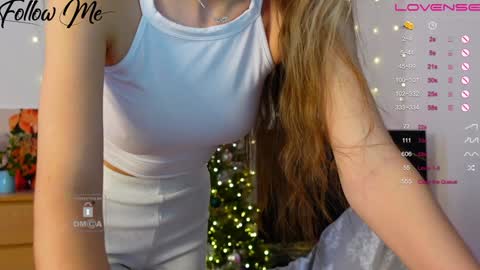 Snapshot of _sweetcams_ chatting on 12-07-24, 05:37 Dasha  online show from 12-07-24, 05:37