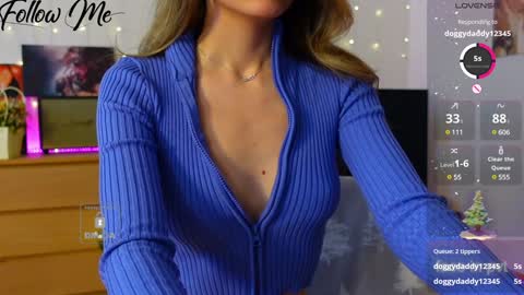 Snapshot of _sweetcams_ chatting on 01-23-25, 10:54 Dasha  online show from 01-23-25, 10:54