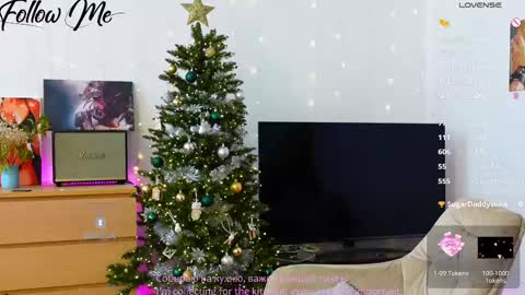 Snapshot of _sweetcams_ chatting on 02-28-25, 07:48 Dasha  online show from 02-28-25, 07:48