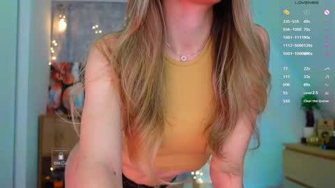 Snapshot of _sweetcams_ chatting on 04-28-26, 06:07 Dasha online show from 04-28-26, 06:07