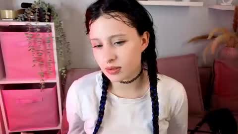 Snapshot of _sylvia_ chatting on 06-11-26, 12:25 Sylvia online show from 06-11-26, 12:25