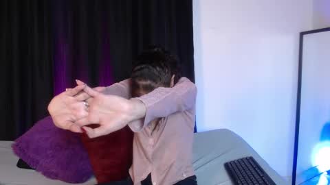    online show from 02-10-25, 01:22