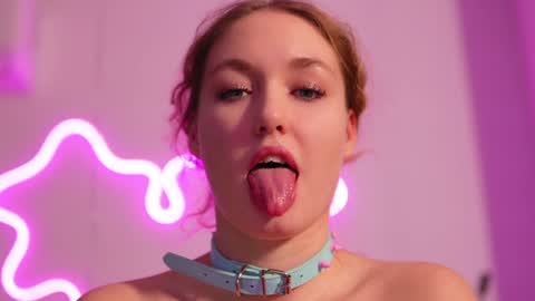 Snapshot of _taylor_swift chatting on 03-10-25, 01:21 Taylor online show from 03-10-25, 01:21