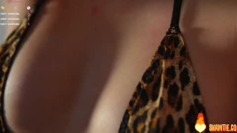 Snapshot of _taylor_swift chatting on 09-19-25, 01:23 Taylor online show from 09-19-25, 01:23