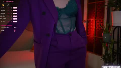 Evi online show from 10-31-25, 08:10