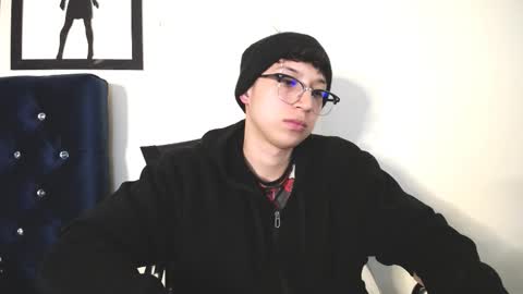 Snapshot of _thomas_hot_ chatting on 10-22-25, 04:46 Thomas online show from 10-22-25, 04:46