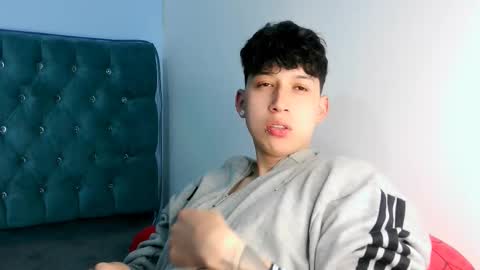 Snapshot of _thomas_hot_ chatting on 02-19-26, 06:48 Thomas online show from 02-19-26, 06:48