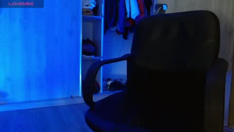 Snapshot of _tinyrousse_ chatting on 05-05-26, 11:24 Rousse online show from 05-05-26, 11:24