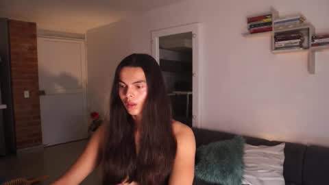 Anastasia Vahos online show from 01-12-26, 08:03