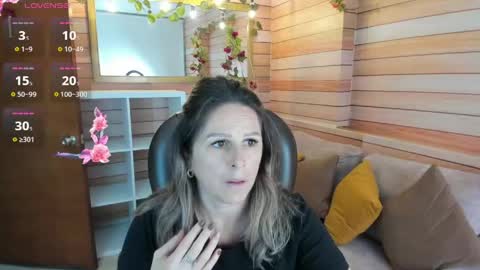Snapshot of _victoria_collins chatting on 04-27-26, 10:57 Sol online show from 04-27-26, 10:57