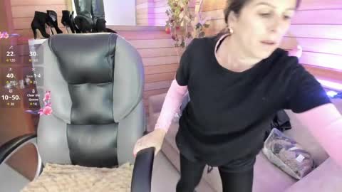 Snapshot of _victoria_collins chatting on 06-07-26, 11:47 Sol online show from 06-07-26, 11:47