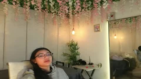 Snapshot of _viollettenoir_ chatting on 05-10-26, 11:15 online show from 05-10-26, 11:15
