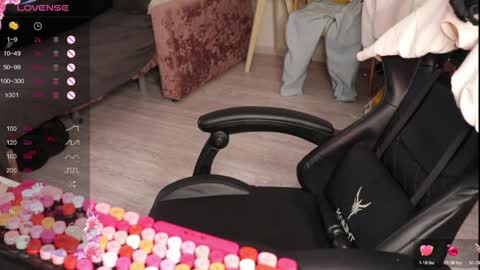 Alis online show from 04-19-26, 04:34