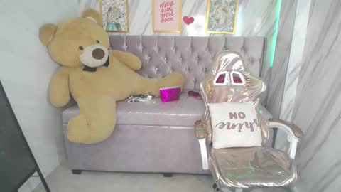 Snapshot of _wendy_b chatting on 03-05-25, 11:16  wendy  online show from 03-05-25, 11:16