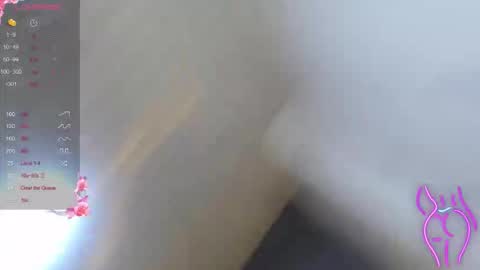 Snapshot of _wendy_b chatting on 10-10-25, 02:43  wendy  online show from 10-10-25, 02:43