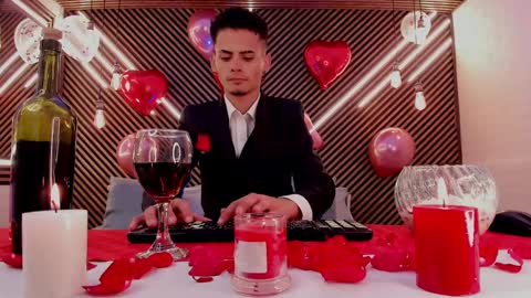  white fox  online show from 02-15-25, 03:31