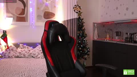 Snapshot of _whoareu_ chatting on 12-18-24, 01:34 Kristina online show from 12-18-24, 01:34