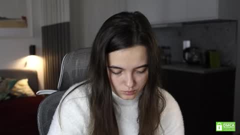 Snapshot of _whoareu_ chatting on 10-11-25, 12:04 Kristina online show from 10-11-25, 12:04
