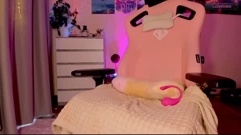 Enni online show from 02-07-25, 01:53