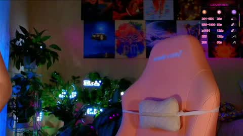 Enni online show from 04-19-26, 05:18