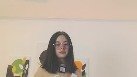 Snapshot of _your_little_nut chatting on 06-13-26, 03:32 Macca and Ana online show from 06-13-26, 03:32