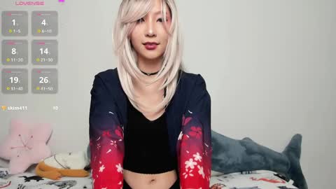 Snapshot of _yuriko chatting on 05-15-26, 10:17 Mia online show from 05-15-26, 10:17