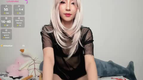 Snapshot of _yuriko chatting on 05-21-26, 10:17 Mia online show from 05-21-26, 10:17
