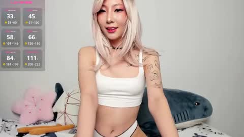 Snapshot of _yuriko chatting on 06-09-26, 11:27 Mia online show from 06-09-26, 11:27