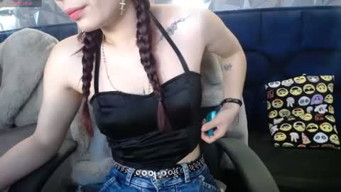Yuyi online show from 07-24-26, 11:52