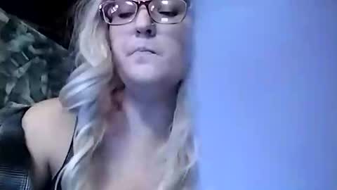 Snapshot of a6909 chatting on 12-27-24, 07:03 Bree Anna online show from 12-27-24, 07:03